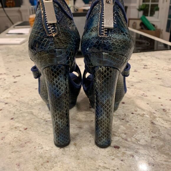 Rachel Zoe Blue Snake Embossed Leather Stacked Platform Heel sz 7 - Picture 5 of 7